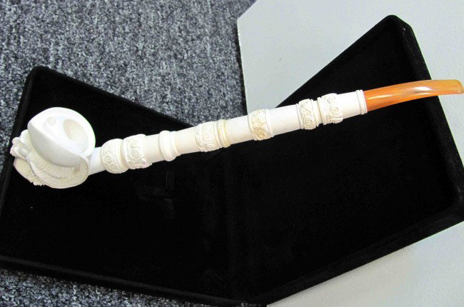 Antique White Meerschaum Pipe with Pirate's Head: Antique White Meerschaum Smoking Pipe w/ Carvings & Pirate Head Dimensions: 14" long X 3" wide