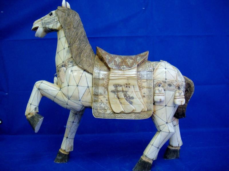 20'' Handmade OX BONE HORSE WITH BEAUTIFUL DETAILING: GENUINE 20'' OX BONE HORSE WITH BEAUTIFUL DETAILING W1260