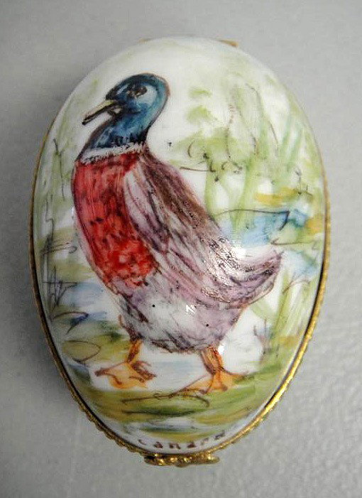 Limoges Hand Painted & Signed Egg BEAUTY!!: This beautiful little box is just wonderful!! It is done by artist Canard - who has even put a few little flowers on the inside. The lid has a little bit of play but other than that the piece is in gr