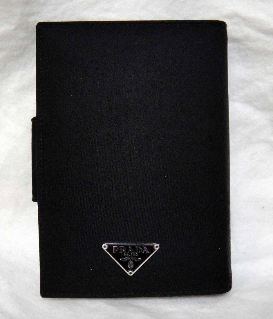 Genuine Prada Saffiano Nero Pelle Small Organizer: Genuine Prada Saffiano Nero Pelle Small Organizer. 100% Authentic. Made in Italy.