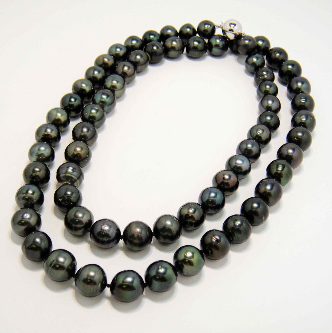 17” 14mm – 12mm Tahitian Black Cultured Pearl Necklace: Please review the attached gemologist report for further relevant information.