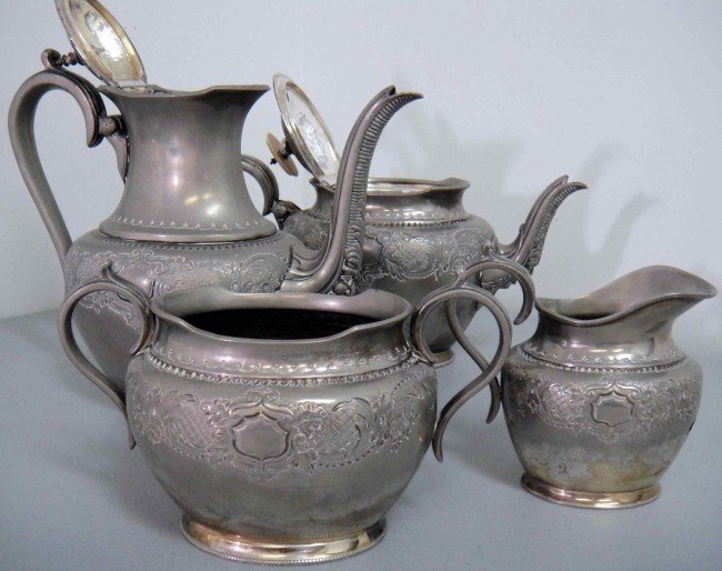 Vintage Tin Tea Pot and Cream Pot Collectible Set: Vintage Tin Tea Pot and Cream Pot Collectible Set
