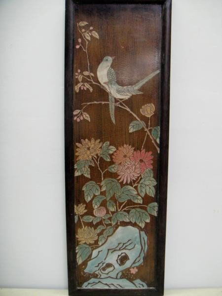 CHINESE FRAMED DECORATIVE WALL PIECE MADE IN WOOD: CHINESE FRAMED DECORATIVE WALL PIECE MADE IN WOOD WITH BIRDS AND FLOWERS