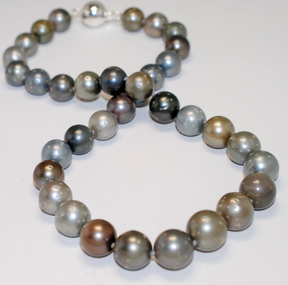 Tahitian South Sea Cultured Pearls w/ GLA Certifcation: Please review the attached gemologist report for further relevant information.