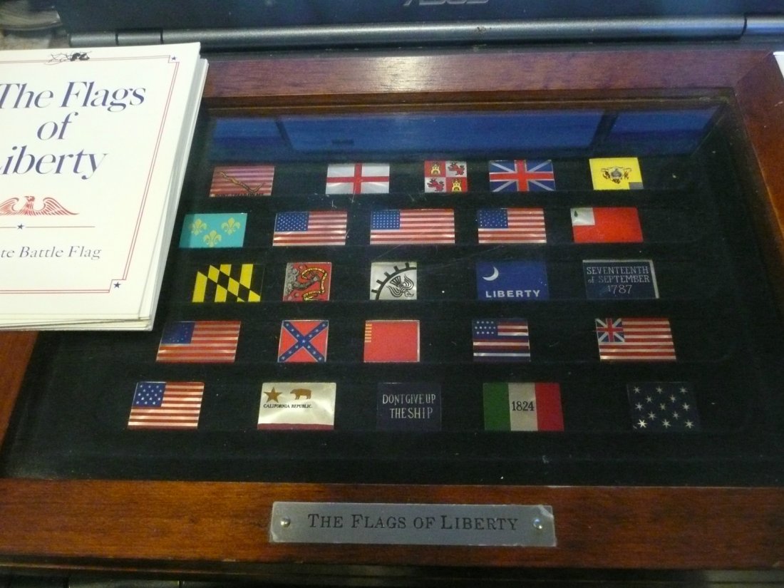 1987 Franklin Mint Flags of Liberty Sterling Silve: 1987 Franklin Mint "The Flags of Liberty" sterling silver ignot bars. There is 25 different flags, each one is marked on the back ".925 silver" and it also has the name of the flag and the year it was