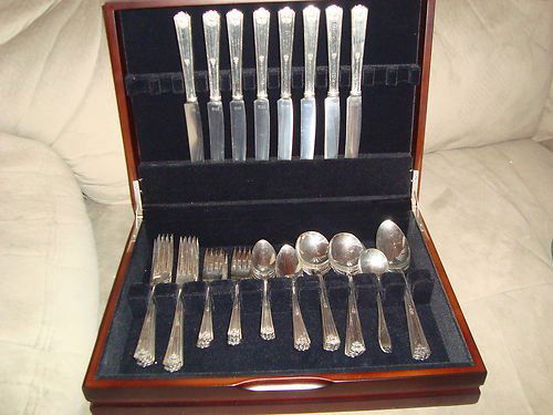 Rogers &Bros Silver flatware set: Rogers &Bros Silver flatware set. Up for auction is a very nice 42 peice Rogers & Bros Flateware set with a nice case. The set includes 8 tea spoons, soup spoons, dinner forks, salad forks, knives and