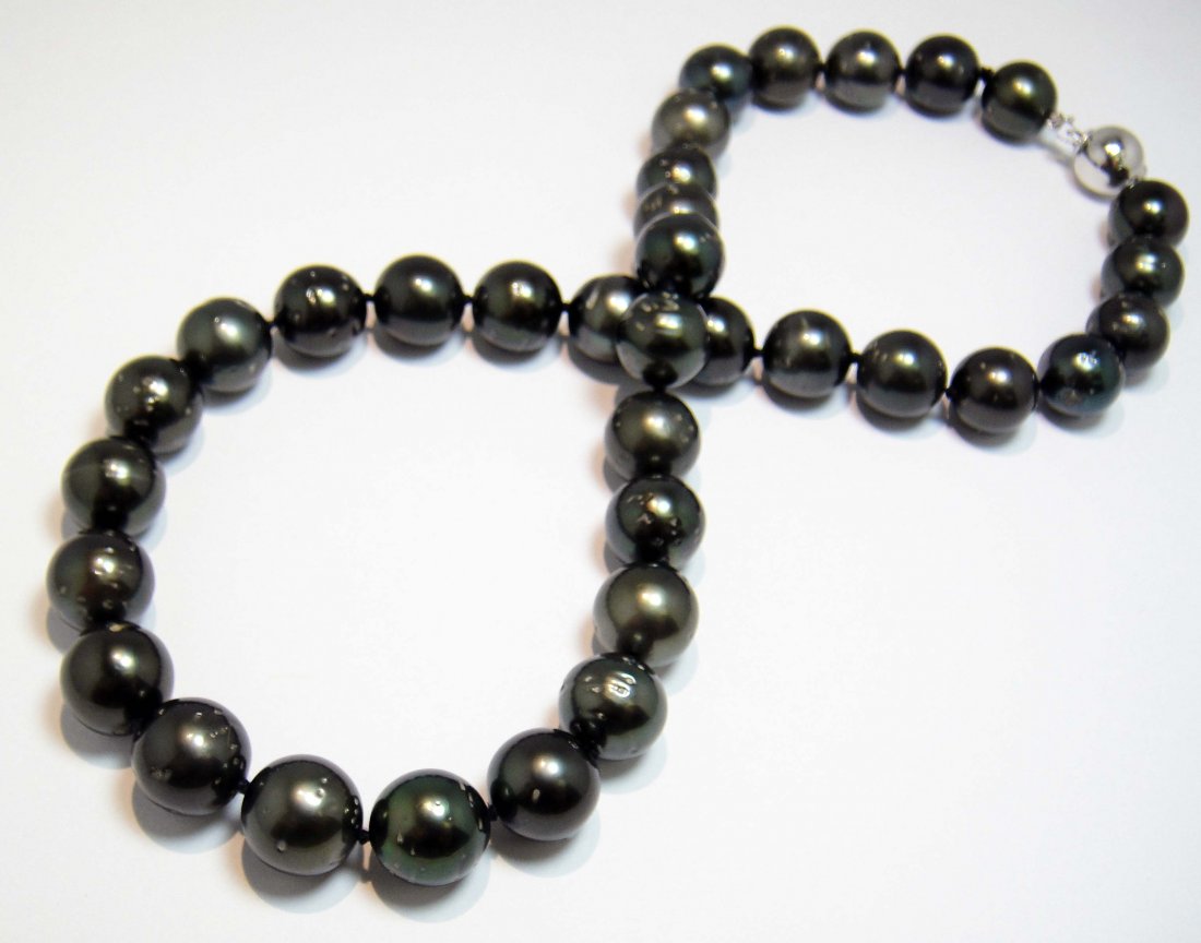 Genuine Tahitian South Sea Cultured Pearl Necklace: Please review the attached gemologist report for further relevant information