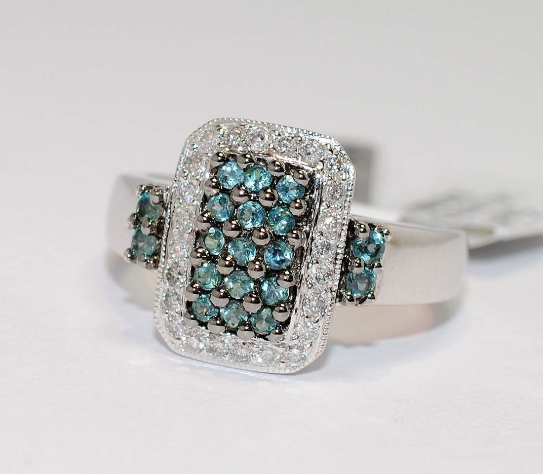 0.50ctw Alexandrites & Diamond 14KT White Gold Rin: Please review the attached gemologist report for further relevant information