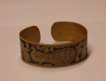 Antique Old Nepal Indian Cow Horn Bone Carved Peacock: Wonderfully Carved Bone Carved 2 ¾" X 1" Peacock Bracelet This Lovely Nepal Indian Cow Horn Bone Carved Peacock Bracelet came from a recent Estate Sale here in New England where the Woman worked in t