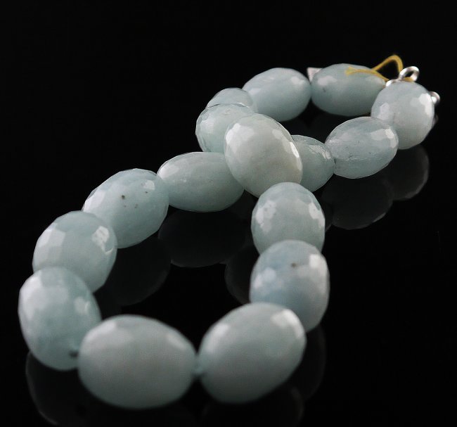 950.00 ctw Genuine Aquamarine (Beryl) Necklace: Please review the attached gemologist report for further relevant information k59j9