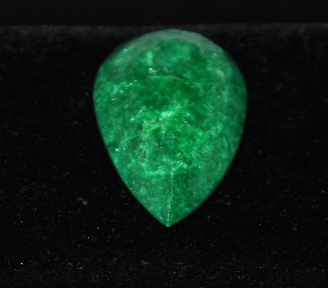 100ct Green Natural Emerald Beryl: Please review the attached gemologist report for further relevant information W30