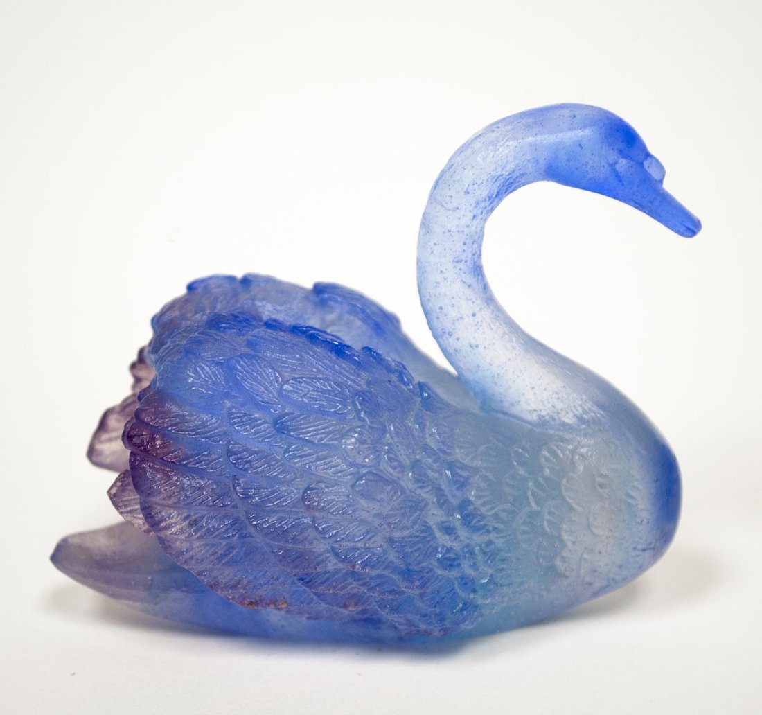 Signed Daum France Swan Figurine W157: Signed Daum France Swan Figurine Size: 2.75" tall W157