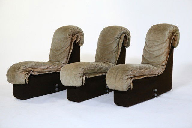 Uli Berger,Eleanora Peduzzi-Riva,Heinz Ulrich - Sec: Designer: Uli Berger,Eleanora Peduzzi-Riva,Heinz Ulrich Item: Sectional Sofa Mfg.: de Sede / Stendig Description: Uph Sections zippered in tandem Unit: 22 Dim. Exactly: (L x W x H"): 40d x10wx