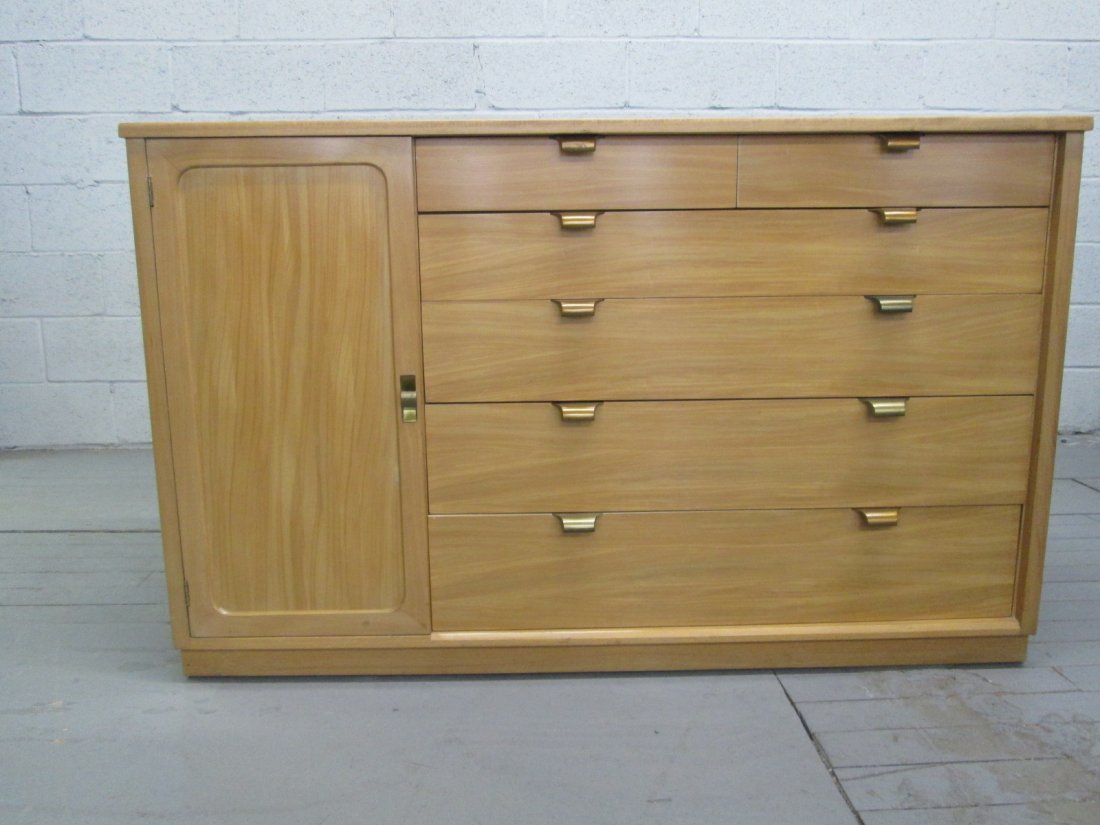 Edward Wormley for Drexel Dresser: Nice sculpted brass handles with 5 drawers and a side cabinet. Measures: 52"W x 20"D x 32.5"H