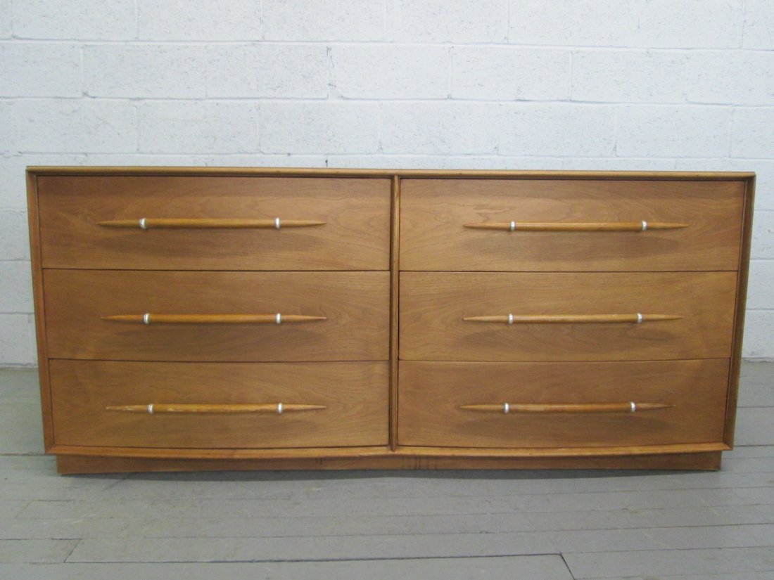 Robsjohn Gibbings Widdicomb Dresser: Robsjohn-Gibbings for Widdicomb dresser. Unfinished Measures: 67.25"W x 22"D x 29.75"H
