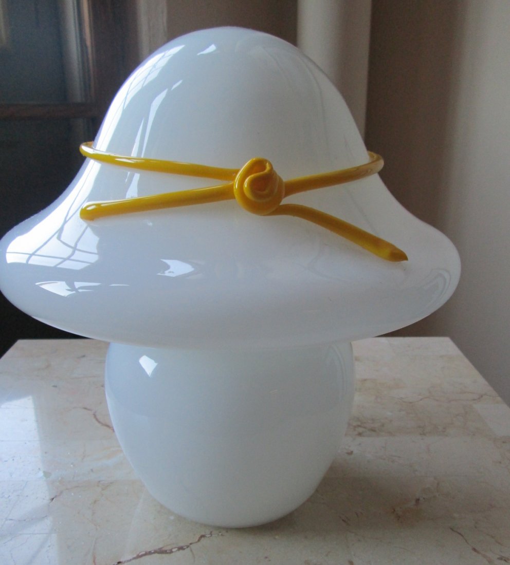 Small Vetri Murano Lamp: Measures: 10.5"H x 9.5" diameter