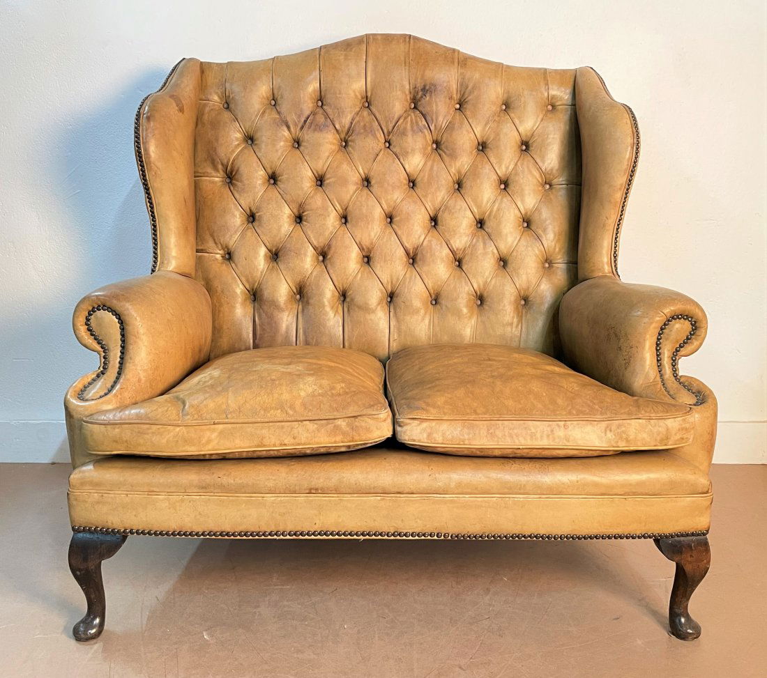 Antique Style Tufted Leather Loveseat: Antique Style Tufted Leather Loveseat