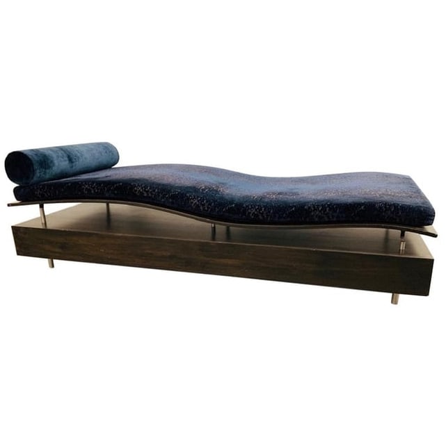Mid Century Modern Chaise Lounge for Knoll: Longitude chaise lounge designed by Maya Lin for Knoll. Original upholstery fabric with an attached headrest. It has a wood and metal frame. Labeled underneath. Measures: 18H x 74W x 30D.