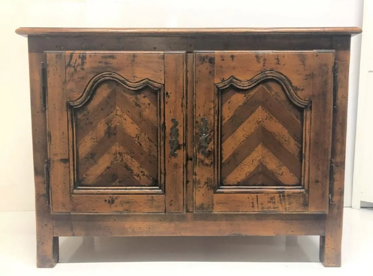 Italian Antique Style Cabinet: Antique style Italian country cabinet. Can be used as a buffet, server or as an entertainment center. Has a nice wood grain, original key and original hardware. Has a single internal pull-out drawer.