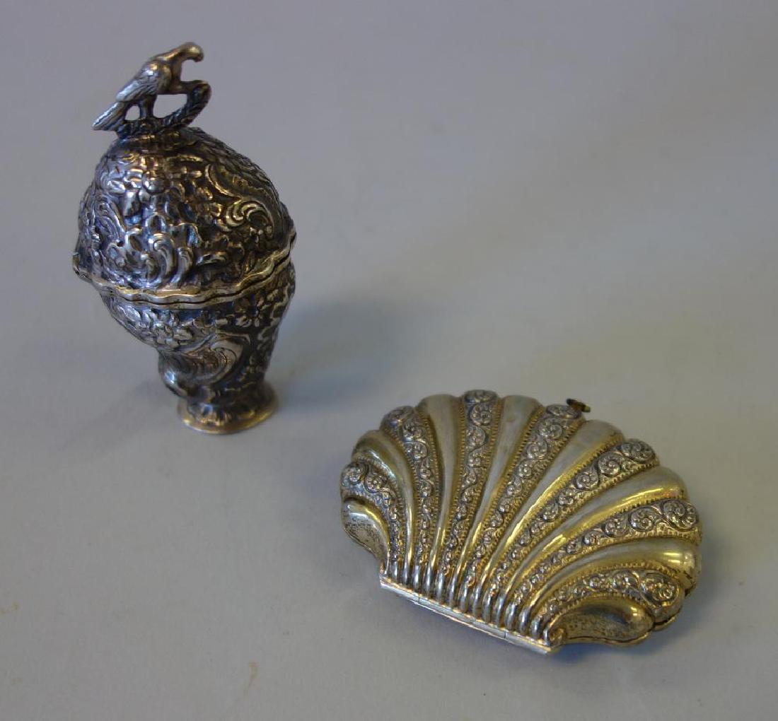 Continental Silver Change Purse & Nutmeg Box (1 of 4)