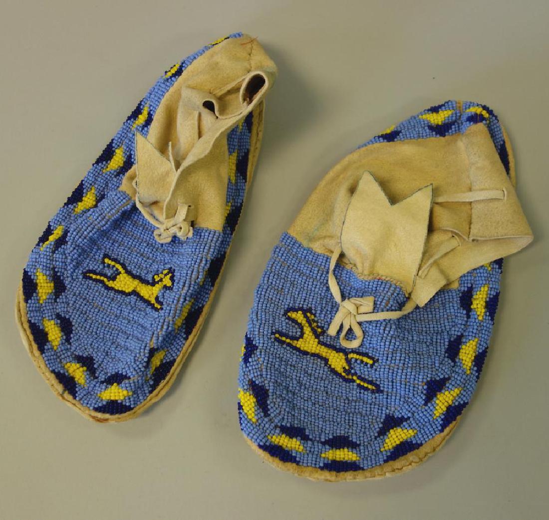Native American Indian Beaded Moccasins (1 of 1)