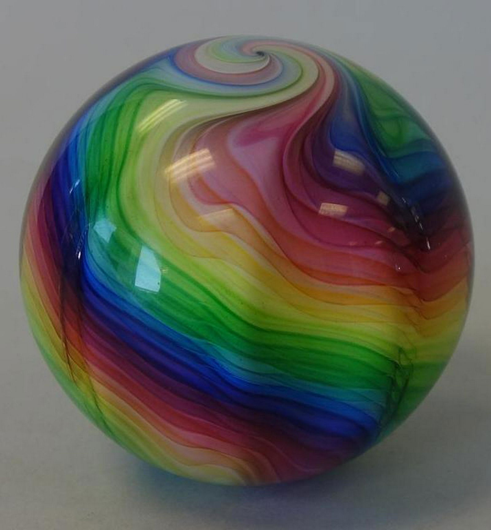 Mark Matthews Studio Art Glass Paperweight, 2001 (1 of 3)