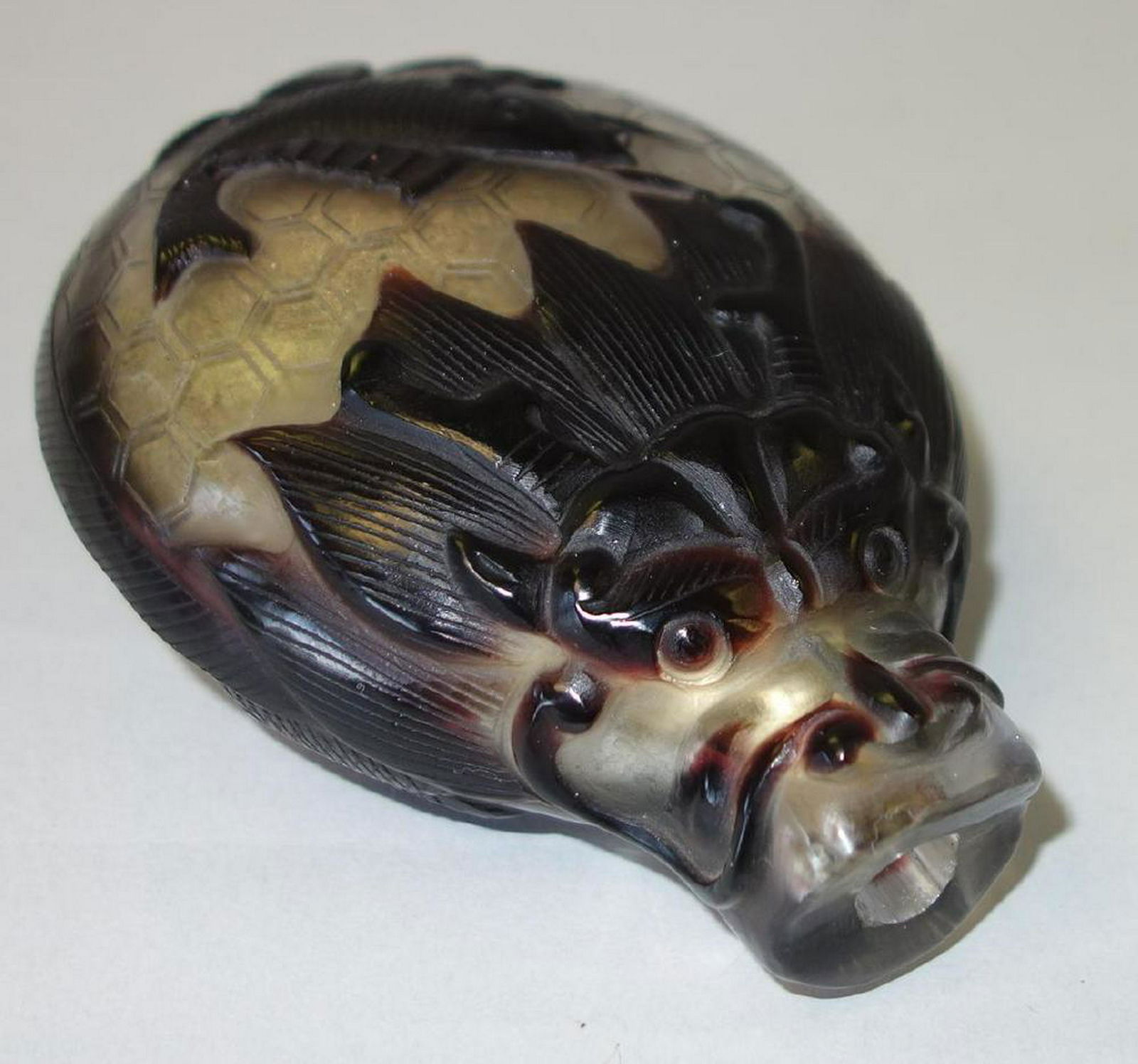 Large Chinese Cameo Glass Master Snuff Bottle (1 of 3)