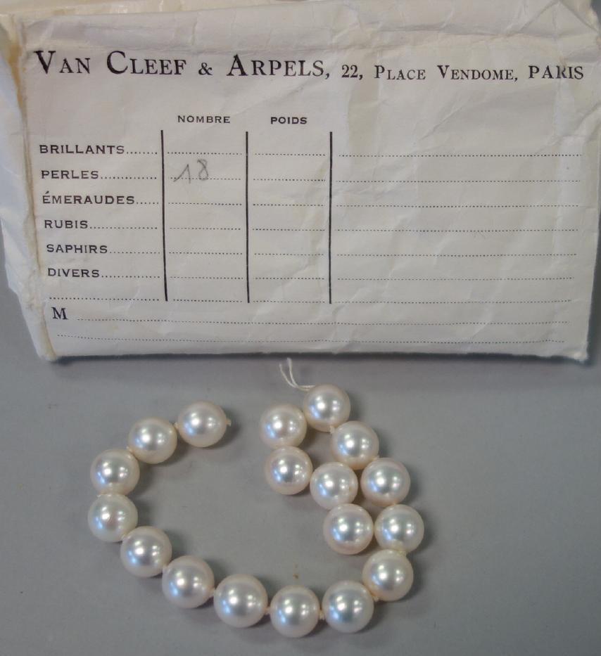 Van Cleef & Arpels, 18 Loose Pearls, 9mm (1 of 3)