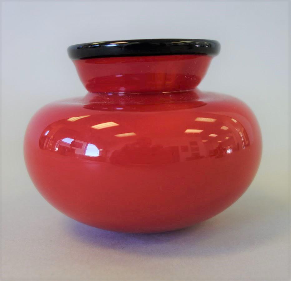 Nancy Callan (b-1964) Contemporary Studio Glass Jar (1 of 2)