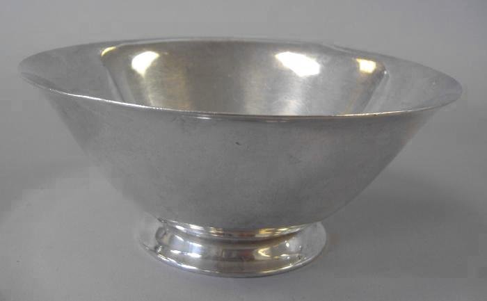 Tiffany & Co Sterling Bowl: Sterling bowl by Tiffany & Co measuring 5.5" in diameter and 2-3/8" high. Weighs 6.73 troy oz. (William Bowden estate)