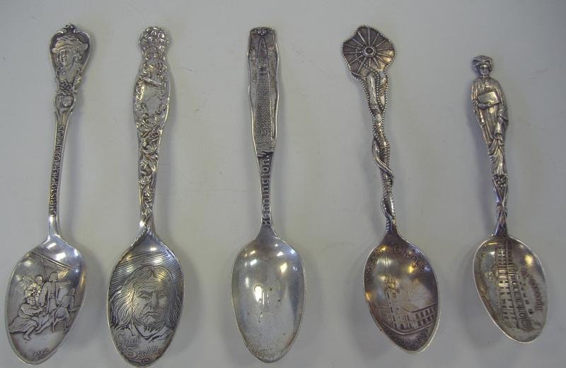 5 Sterling Souvenir Spoons Seattle, Boston, VA, VT: Five sterling souvenir spoons comprised of 1) Chief Seattle, 2) Bennington, Vermont, 3) Christopher Columbus, 4) Old South Church, Boston, and 5) Hollins Institute, Virginia. Overall weight, 4 troy oz