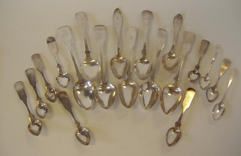 American Coin Silver Tablespoons & Teaspoons: American coin silver collection, comprised of 9 large tablespoons and 10 teaspoons. Various makers, include, R.W. Wilson, N. Harding, Rogers Bros, Pangborn & Brinsmmaid, Mullford & Wendell, Albany, et