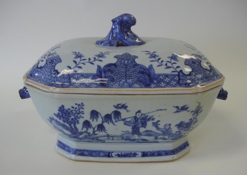 Chinese Qianlong Porcelain Tureen, Boars Head: Chinese Qianlong (1736-1795), blue and white porcelain tureen with boars head handles. Measures 14" from handle to handle, 8.75" wide and 8.75" to top of finial.