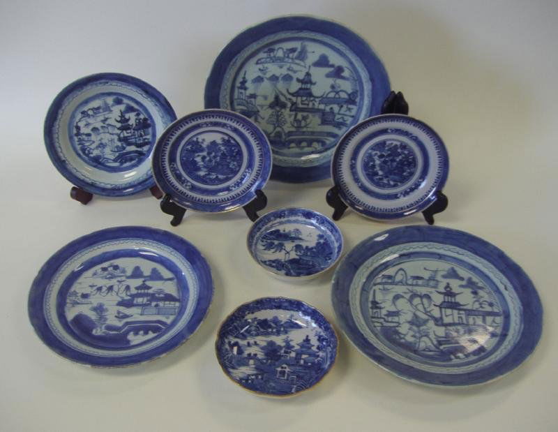 19thc Chinese Canton & Nanking Porcelain Plates: Four 19thc Chinese export Canton porcelain plates, (2 measuring 10", 1 measuring 9" and 1 measuring 7.25" in diameter. Together with 2 Chinese export porcelain plates, and 2 dish/bowls in the Nanking