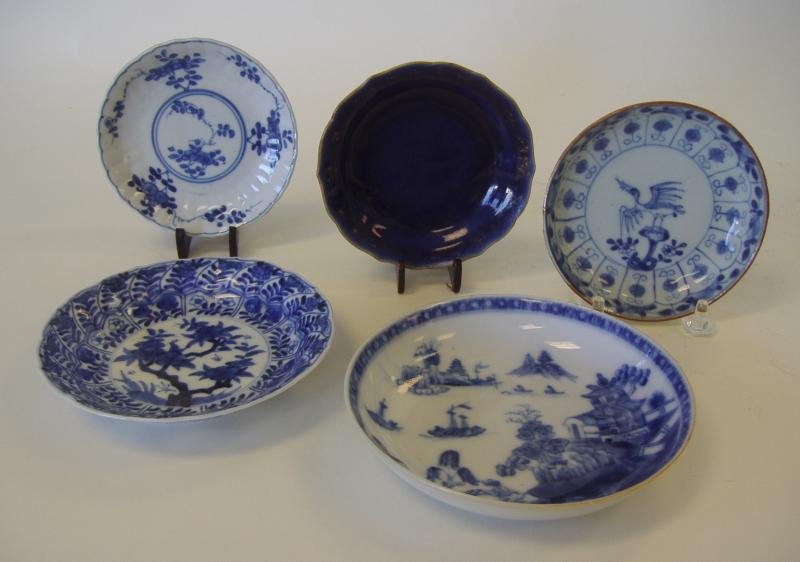 Set of 5 Chinese Porcelain Dish Plates, signed: Set of five Chinese blue & white porcelain dishes/plates. Late 18th/early 19th century. The largest measuring 5-3/8" in diameter. The smallest measuring 4-1/8" in diameter. One signed.