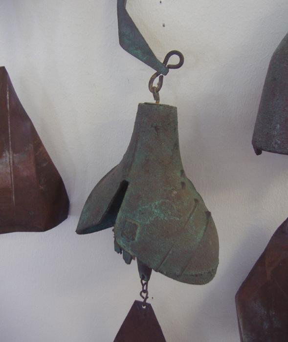 ARCOSANTI Bronze Hanging Garden Bells PAOLO SOLERI Lot 44