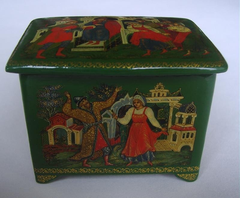 RUSSIAN Lacquer Box, Frog Princess, PALEKH SCHOOL: Russian lacquer "treasure chest" box. Palekh School. Artist signed. "Frog Princess" by Shanitsina. Measures 2.5" x 1.75" x 1-7/8" high.