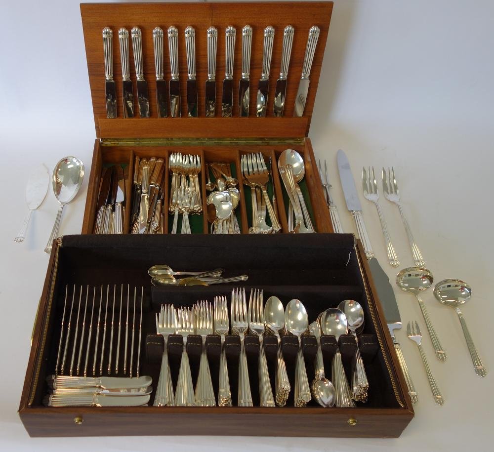 Christofle Aria Pattern Flatware for 18 + Servers: Christofle silverplate flatware for 18 in the Aria pattern. Comprised of 18 each of dinner forks, salad forks, dessert forks, fish or cocktail forks, tablespoons, teaspoons, cream soup spoons, bouillo