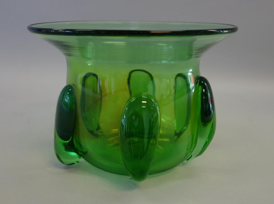Richard Jolley (1952-) Art Glass Bowl: An art glass vessel / bowl by American glass artist Richard Jolley (1952-Tennessee / Kansas). Artist signed underfoot and dated 74. An early piece measuring 7" in diameter, 5.25" high.