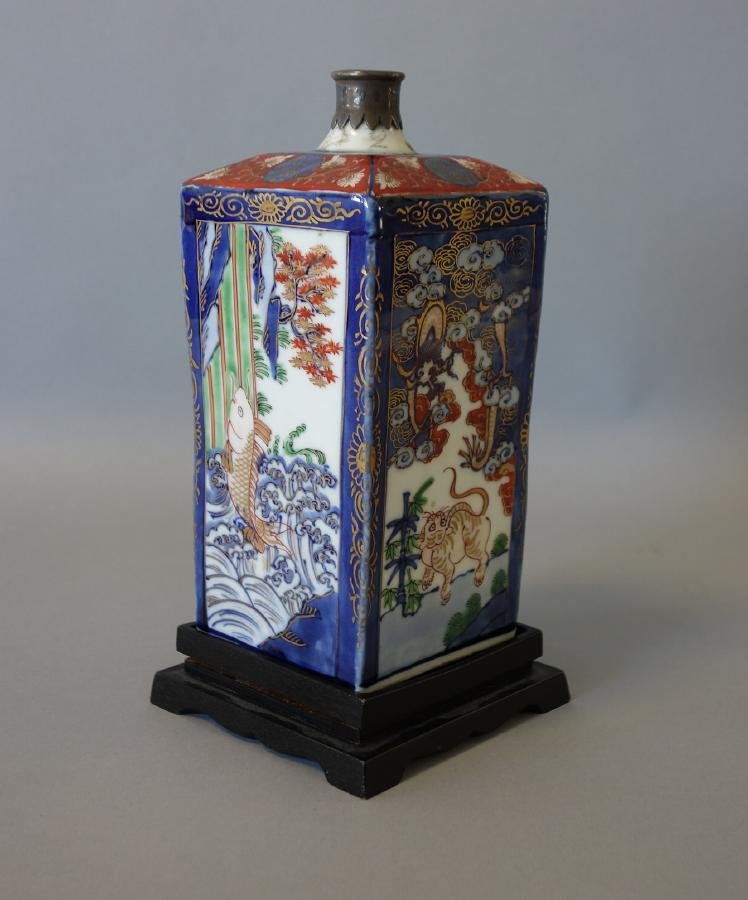 19thc Japanese Imari Sake Tokkuri Vase, Meiji (1 of 5)