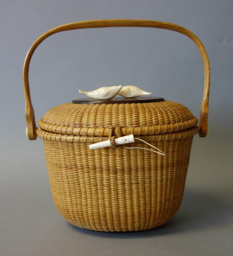 Nantucket Swing Handle Basket, Whalers Crafts 1967 (1 of 4)