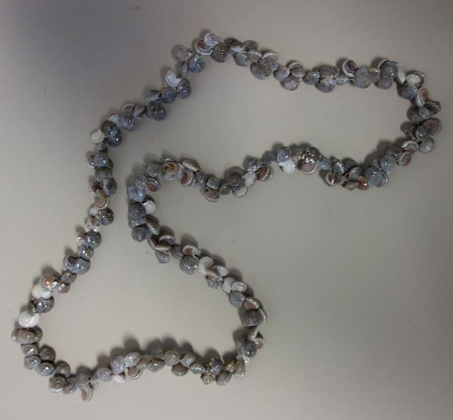 Vintage Seashell Beaded Necklace (1 of 2)