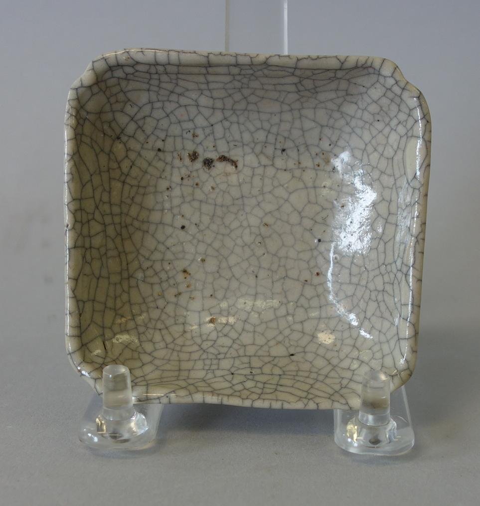 Chinese Ge Type Crackle Glaze Brush Washer Dish (1 of 3)