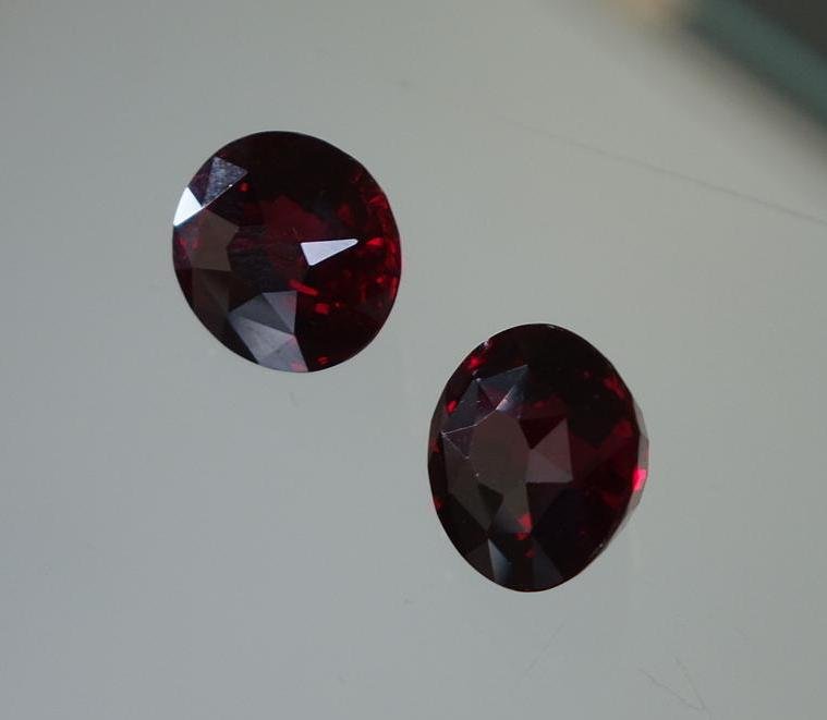 2 Burmese Ruby Gemstones, 19.46 Carats (1 of 2)