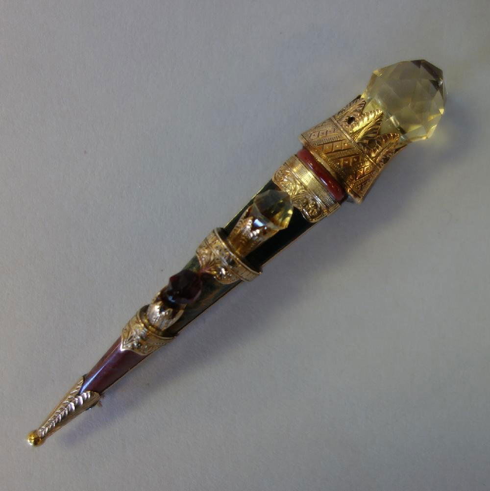 Antique Scottish Agate Dirk Formed Kilt Pin (1 of 3)