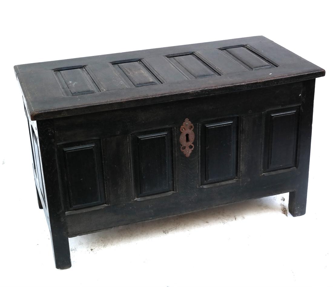 AN ENGLISH OAK FIELD-PANELED BLANKET CHEST 17TH CENTURY (1 of 7)