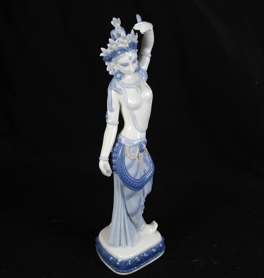 Asian Style Porcelain Woman (1 of 7)