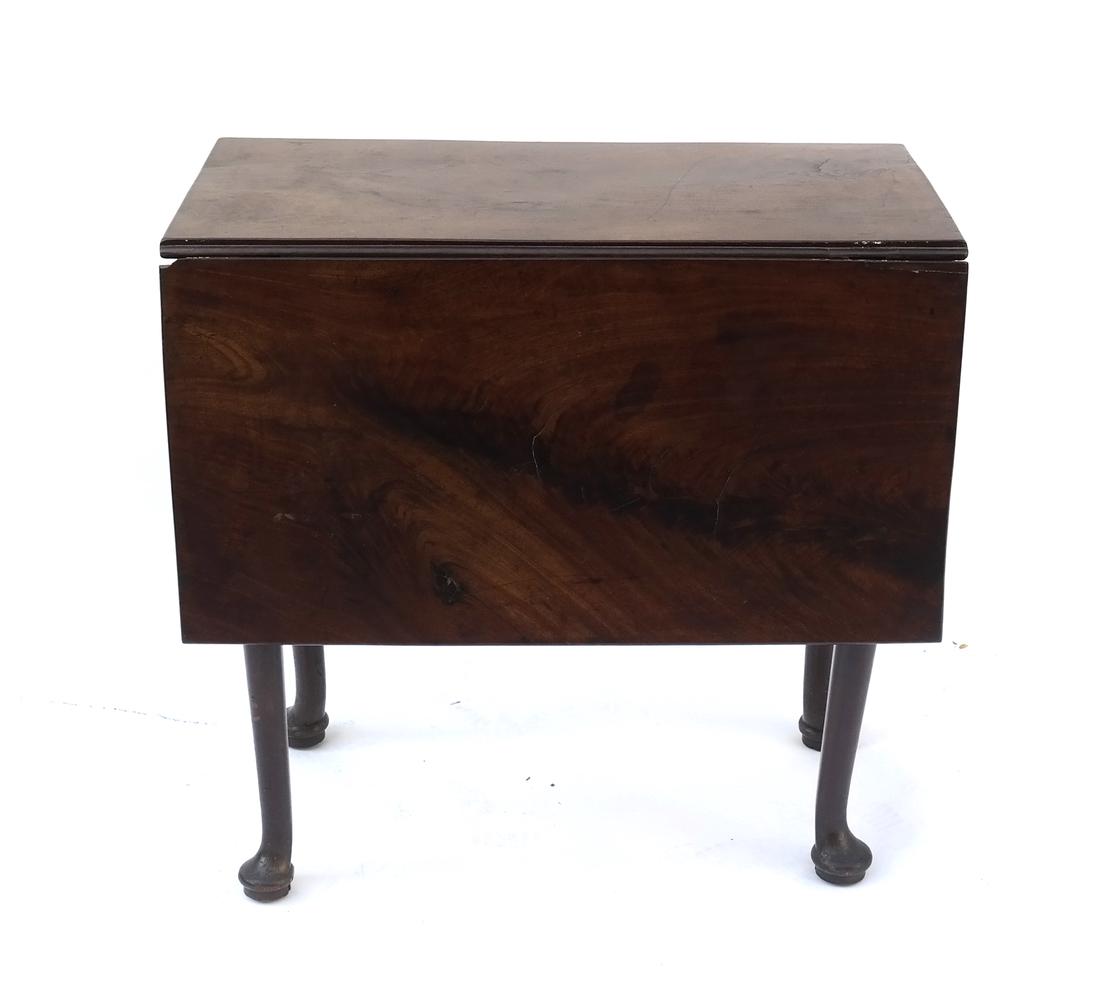 George II Mahogany Dropleaf Table (1 of 9)