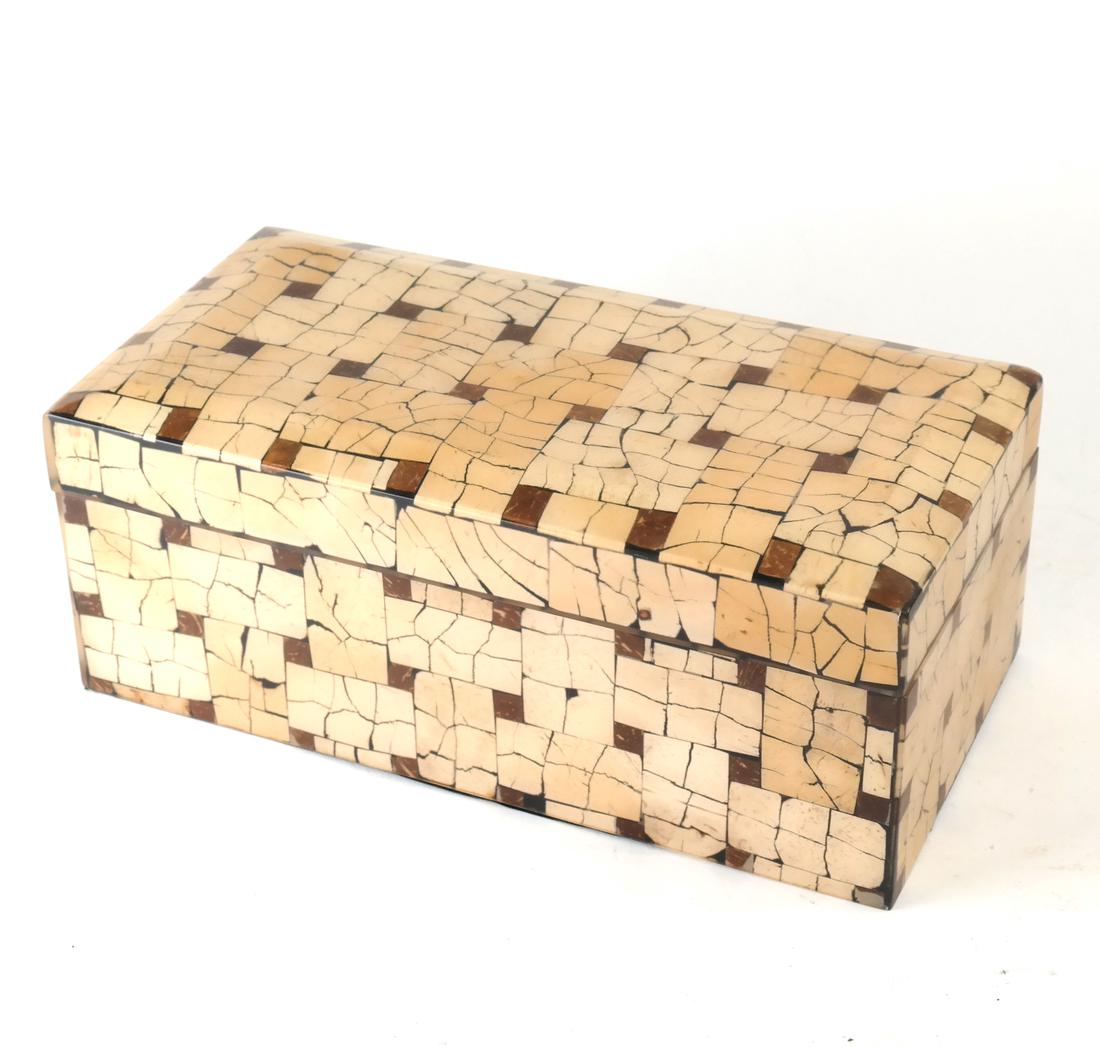 Eggshell Lacquered Hinged Box (1 of 5)