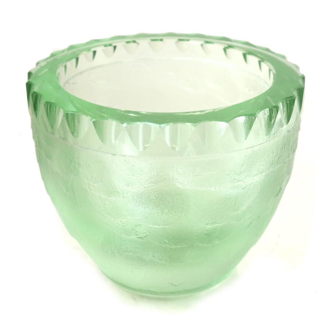 Art Deco Daum Nancy Bowl: French Art Deco green glass bowl, engraved marked on base. [5" H x 6" Dia]. Minor scratches and scuffs to underside of base.